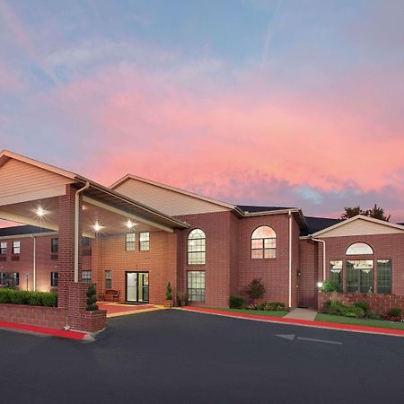 Super 8 By Wyndham Lowell/Bentonville/Rogers Area Екстериор снимка