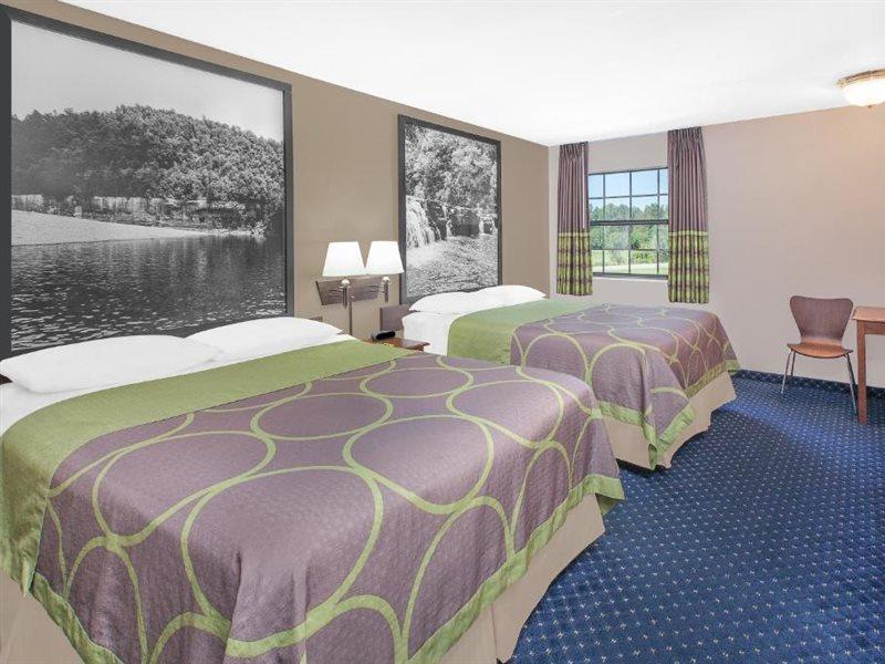 Super 8 By Wyndham Lowell/Bentonville/Rogers Area Екстериор снимка