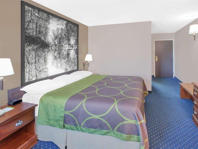 Super 8 By Wyndham Lowell/Bentonville/Rogers Area Екстериор снимка