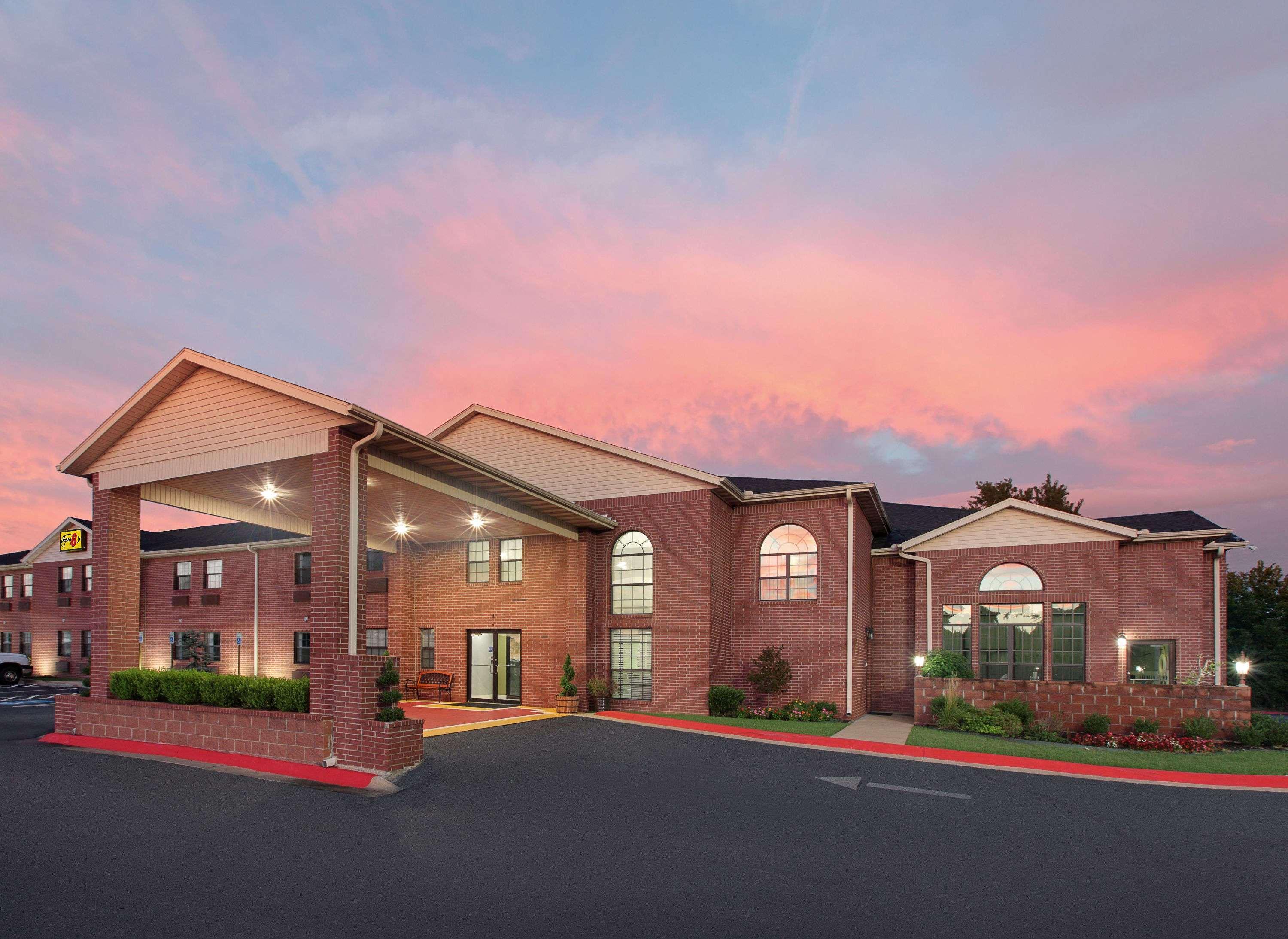 Super 8 By Wyndham Lowell/Bentonville/Rogers Area Екстериор снимка