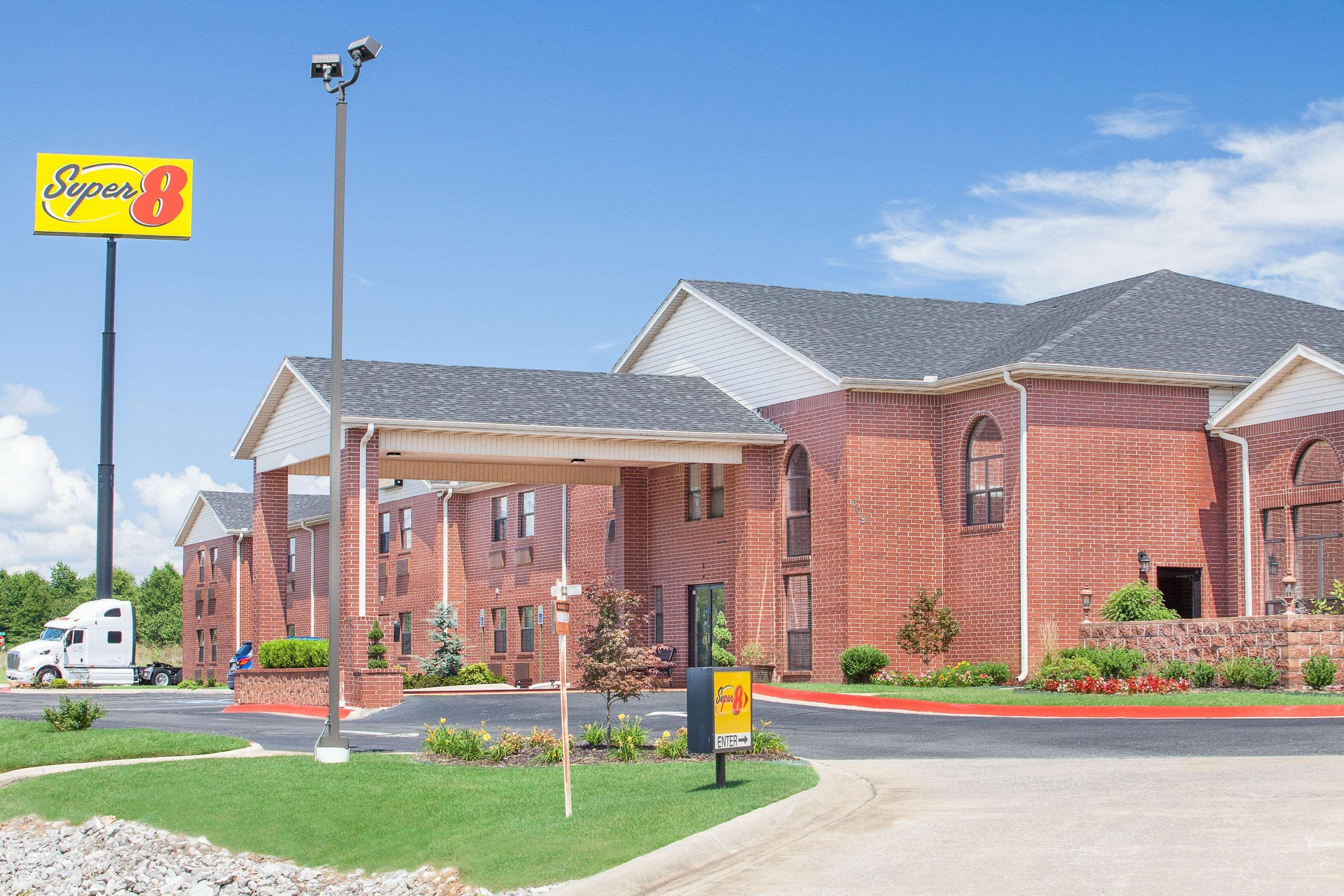 Super 8 By Wyndham Lowell/Bentonville/Rogers Area Екстериор снимка